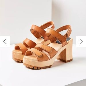 NEW Swedish Hasbeens Velcra Clog Sandal Heels Natural/Tan